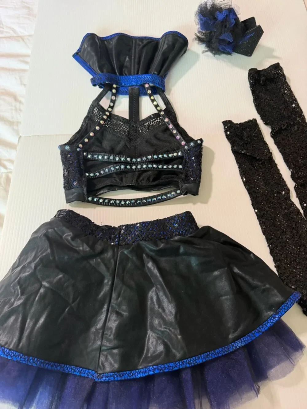 Glamourous mature faux leather goth grunge Dracula Dance costume solo MC child